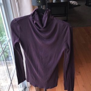 GAP Medium Purple Long Sleeve Turtleneck